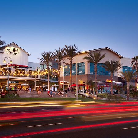 Remodeled Great Location With Ac Jacuzzi Foosball Roof Deck Steps To Beach Hotel Huntington Beach Exterior photo