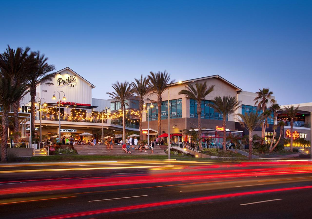 Remodeled Great Location With Ac Jacuzzi Foosball Roof Deck Steps To Beach Hotel Huntington Beach Exterior photo